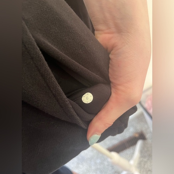 Lululemon Kangaroo Pocket Pullover Hoodie Black Size 6 - Picture 2 of 5